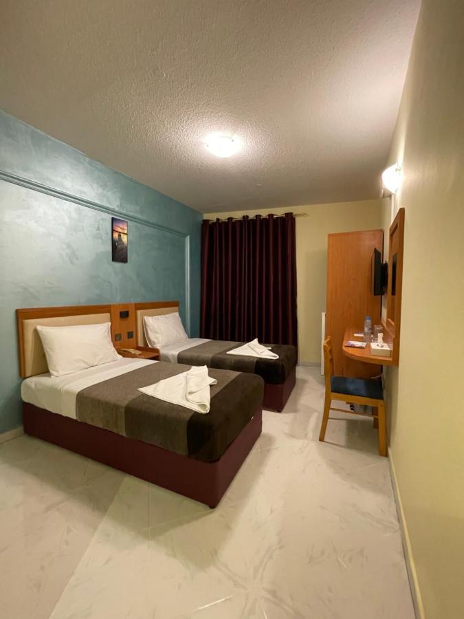 Mount Sina Hotel Dubai Buitenkant foto